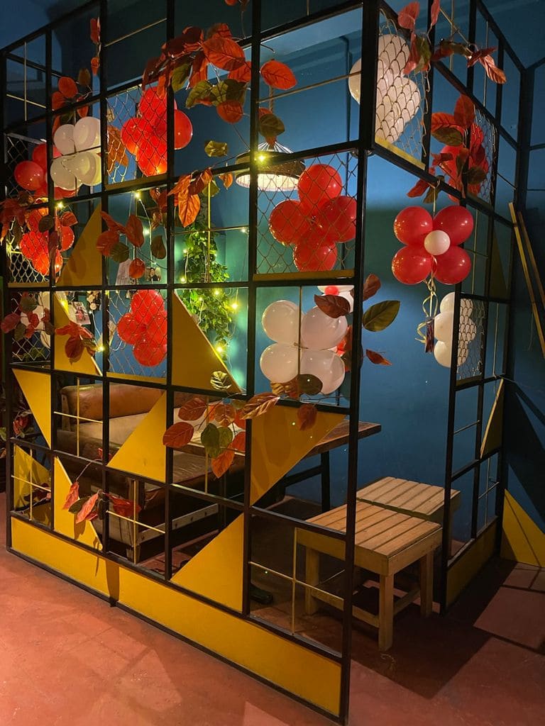 Theme decoration by Balloons Decorations Anand and All Events in Anand Gujarat - creative party theme setup, balloon decor and event decoration